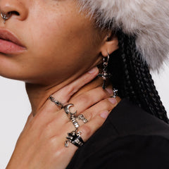 BARBED WIRE RING