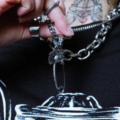 PUNK SAFETY PIN PENDANT