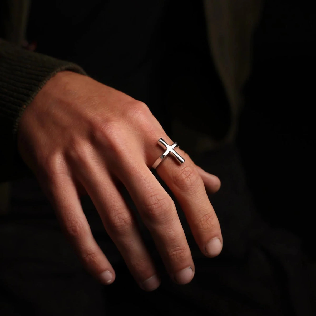 CROSS RING