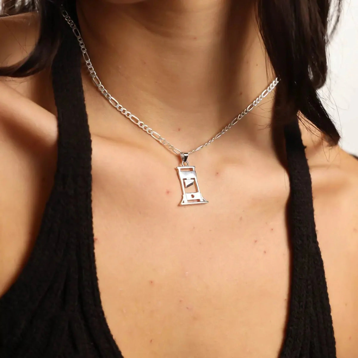 GUILLOTINE PENDANT
