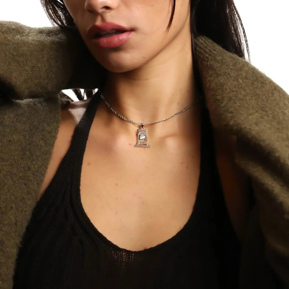 GUILLOTINE PENDANT