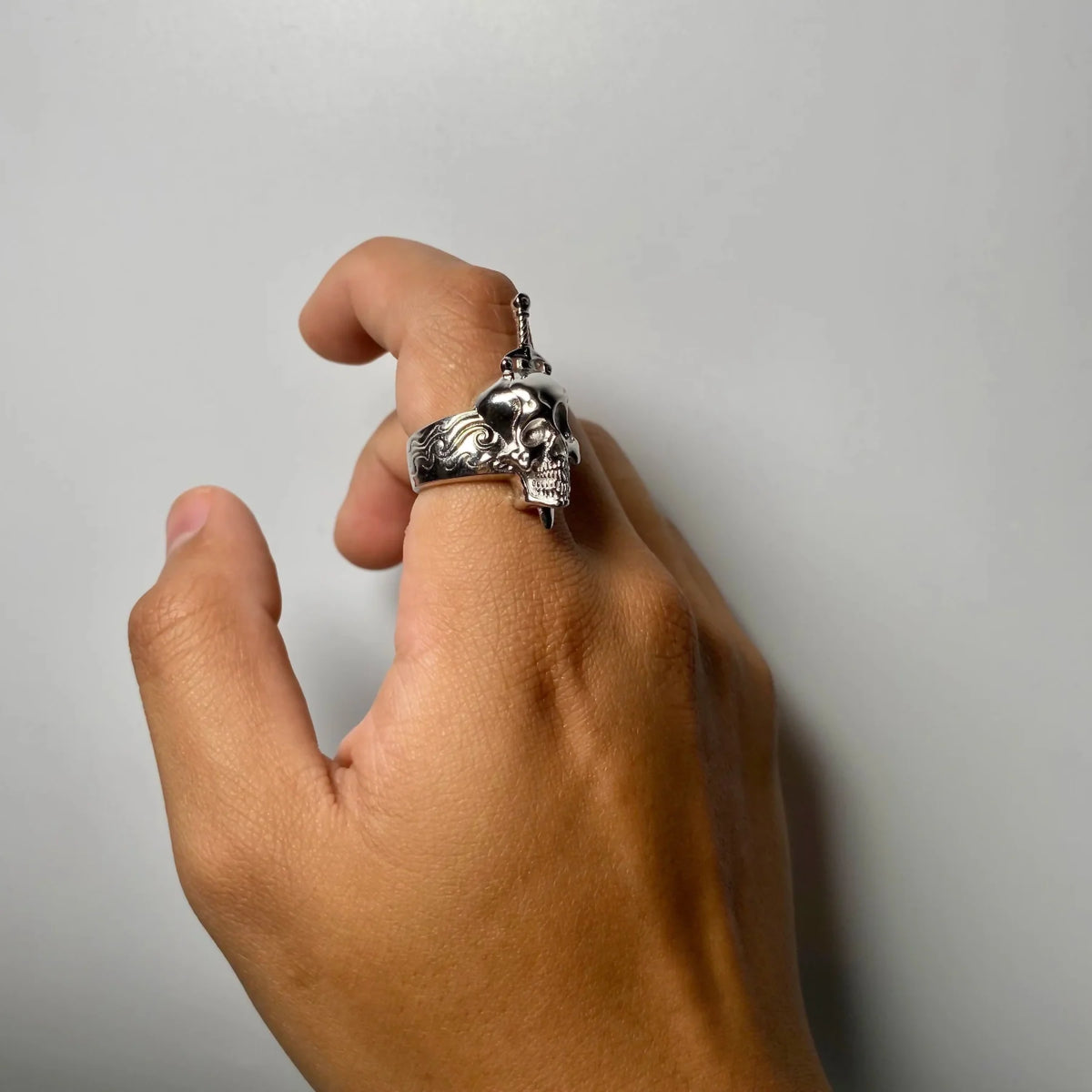 HALLUCINOGENIC NIGHTMARE RING