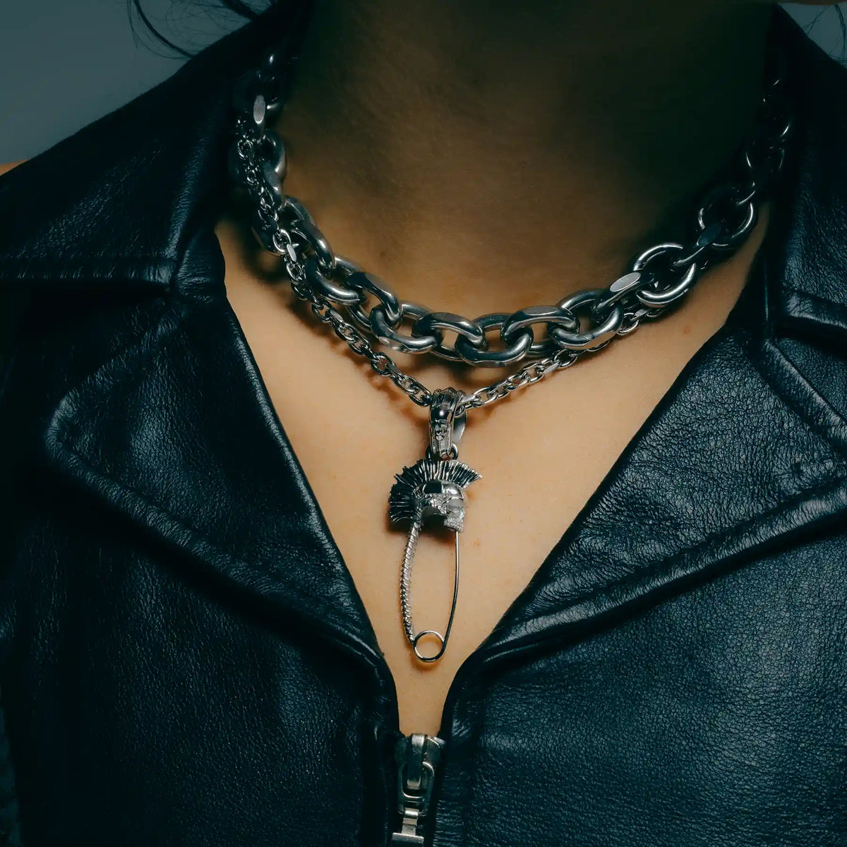 PUNK SAFETY PIN PENDANT